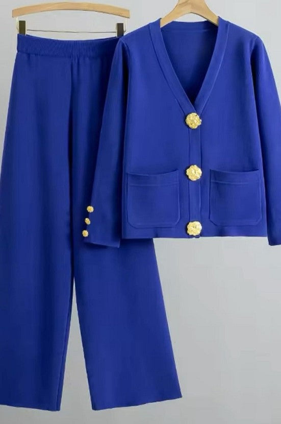 Knitted sweater set with gold buttons (Blue)
